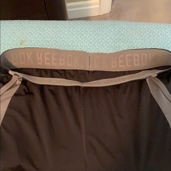 Reebok Shorts (quantity 2) - Picture 7 of 9